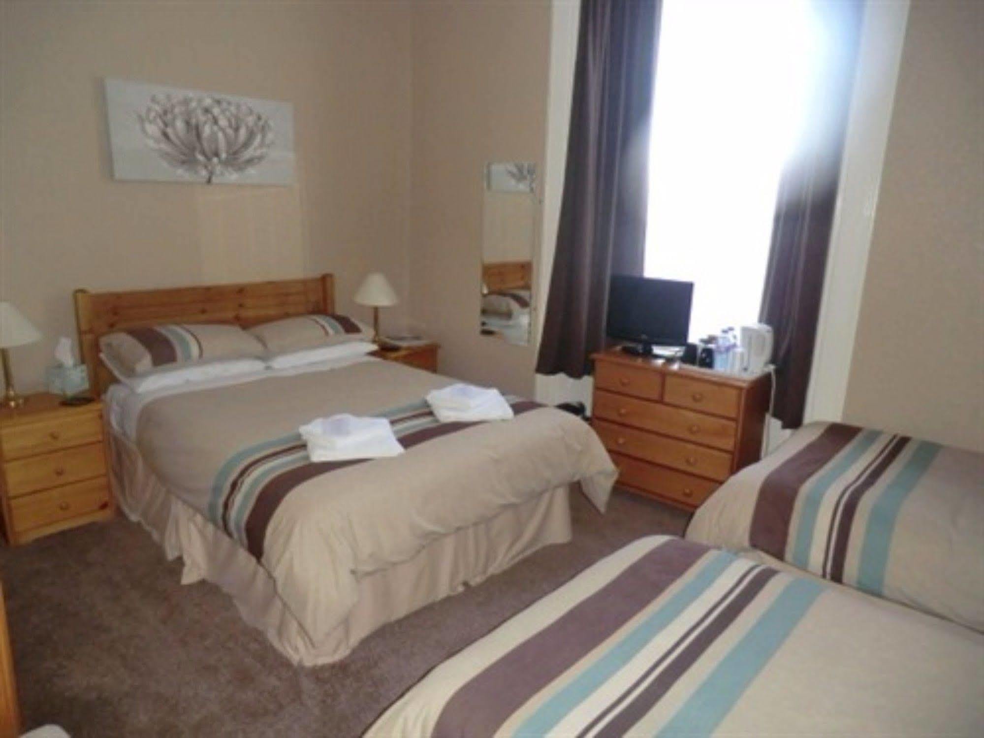 Heidl Guest House Partner With Grampian Hotel Perth Bagian luar foto