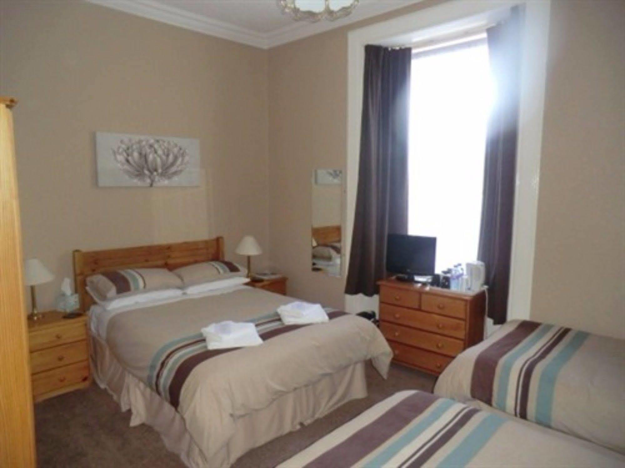 Heidl Guest House Partner With Grampian Hotel Perth Bagian luar foto